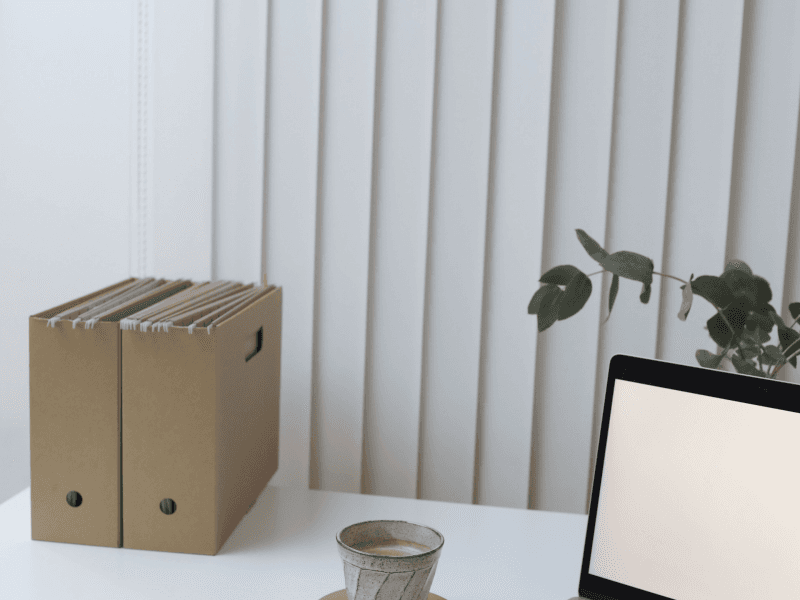 Inventário de licenças aberto com as datas de vencimento.